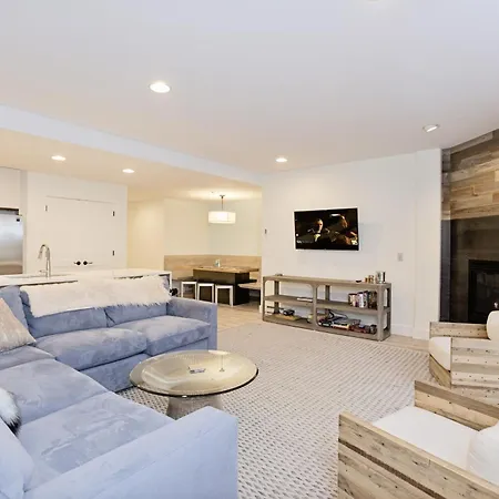 Apartment Bear Creek 404