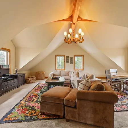 Luxury Mountain Retreat With Hot Tub And Views Holiday home *