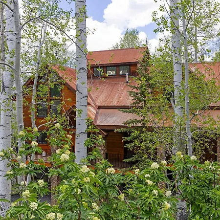 Luxury Mountain Retreat With Hot Tub And Views Holiday home *