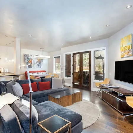 Modern Willow By Exceptional Apartment *