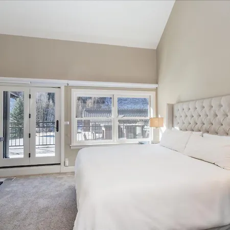 Apartment In Out In Town! Area Views, Fireplace, Hot Tub Telluride