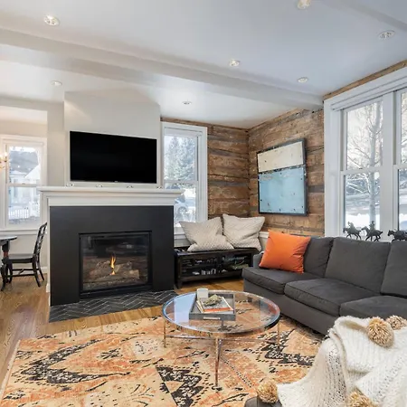Holiday home Luxury At Miles High, With 2 Free Passes