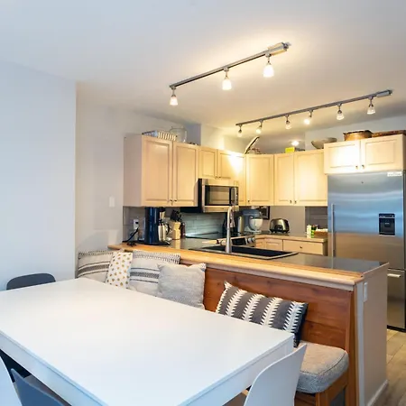 One Block Walk To Gondola, Lockers Downstairs, River Trail Close By! Holiday home Telluride