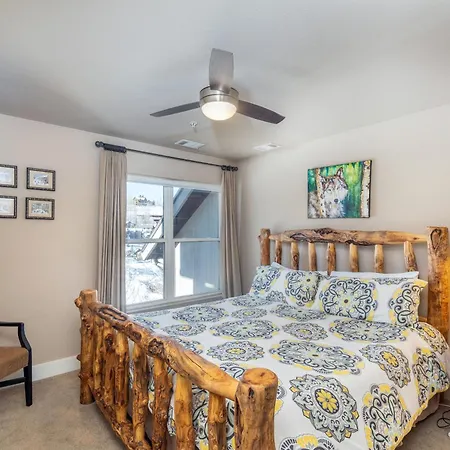 Fabulous Close To Chair Lifts 1 And 10 In Meadows Area *