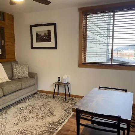 Tomboy #138 Apartment