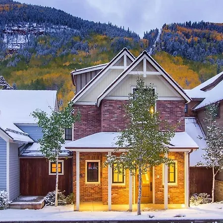 Villa South Oak Retreat - Convenient Luxury By Gondola!
