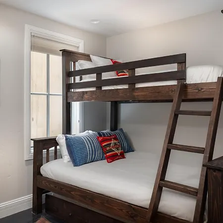 South Oak Retreat - Convenient Luxury By Gondola! Villa *