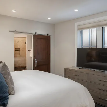 South Oak Retreat - Convenient Luxury By Gondola! Villa *