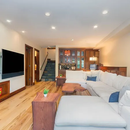 Crystal Ridge Retreat Hot Tub Walk To Lifts Holiday home Telluride