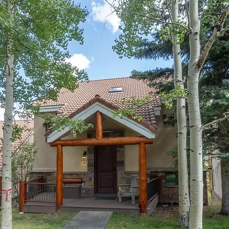 Crystal Ridge Retreat Hot Tub Walk To Lifts Holiday home