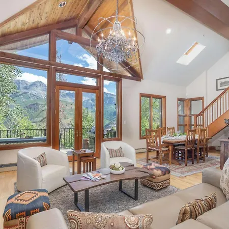Holiday home Crystal Ridge Retreat Hot Tub Walk To Lifts