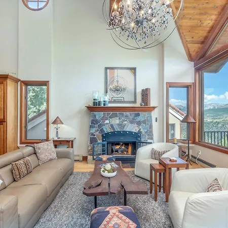 Holiday home Crystal Ridge Retreat Hot Tub Walk To Lifts *