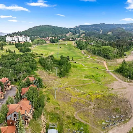 Upscale In Out 40 To Chondola Lift Holiday home *