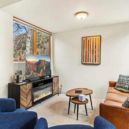 Experience Luxury At Alpenglow At Holiday home *
