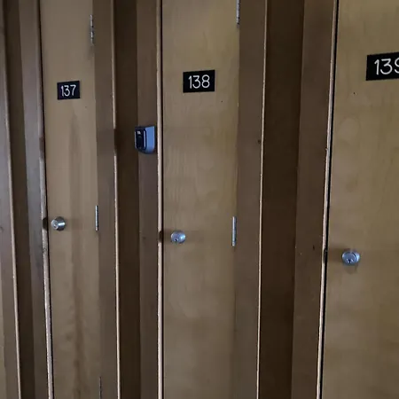 Apartment Tomboy #138