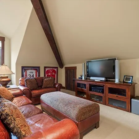 Holiday home Luxe Mountain Village Retreat Hot Tub With Views *