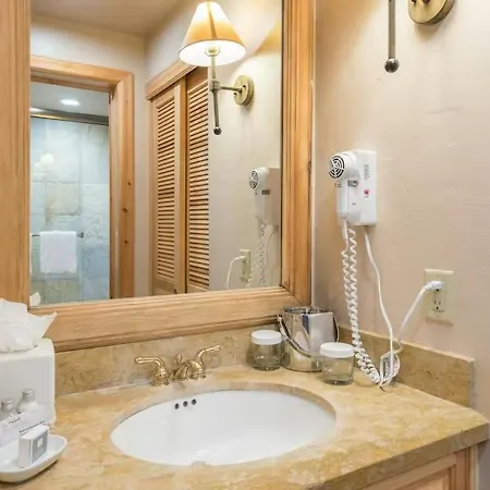 Holiday home Mountain Village Getaway With Pool & Hot Tub