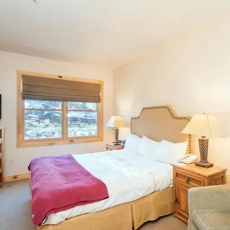 Mountain Village Getaway With Pool & Hot Tub Holiday home *