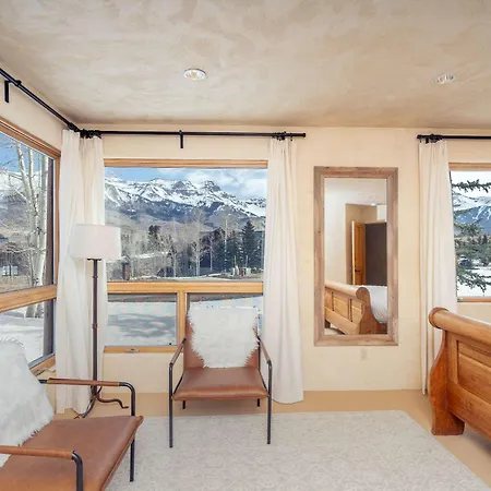 Spacious Retreat With Private Hot Tub Telluride