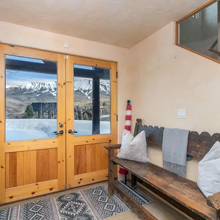 Spacious Retreat With Private Hot Tub Holiday home Telluride