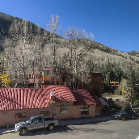 One Block Walk To Gondola, Lockers Downstairs, River Trail Close By!