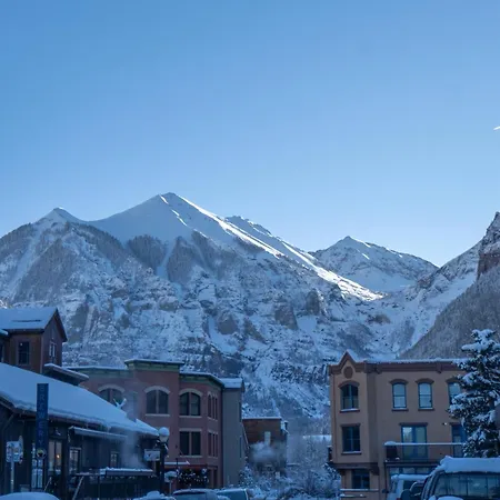 One Block Walk To Gondola, Lockers Downstairs, River Trail Close By! Holiday home Telluride