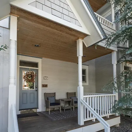 Main Street Tri-plex Close To Everything! Holiday home Telluride