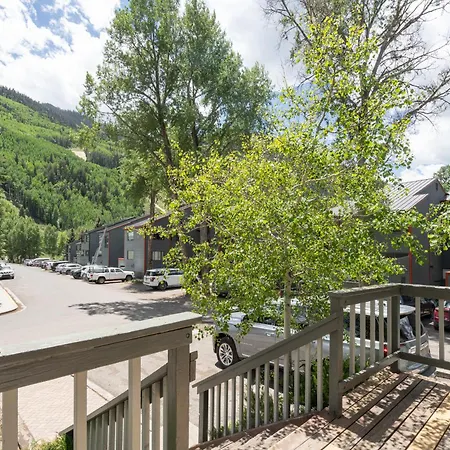 Mountain House East 3 Bedroom Holiday home *