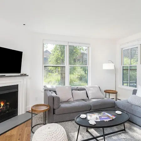 Ballard South 103 - Ballard Beaver Pond Apartment