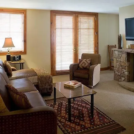 Hotel At Lost Creek