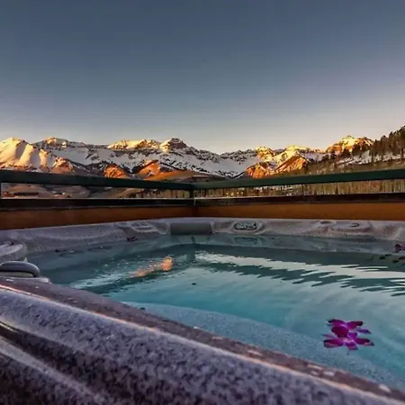 At Lost Creek Hotel 4*