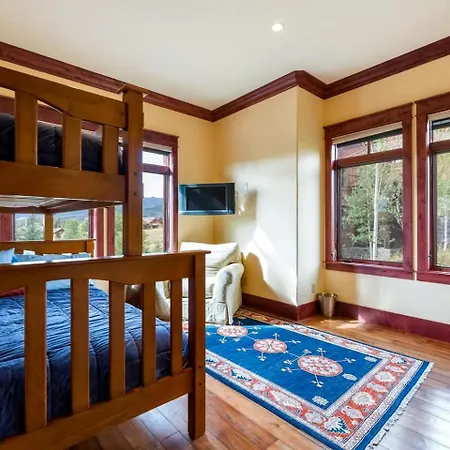 Mountain With A Private Hot Tub Ideal For A Colorado Getaway Holiday home *