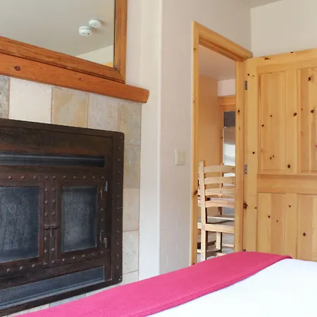Mountain Lodge *