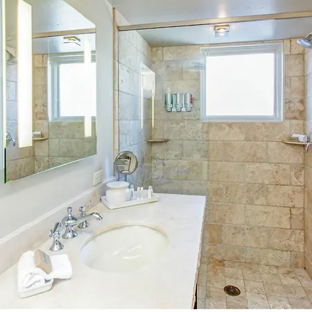 Hotel Columbia 4*