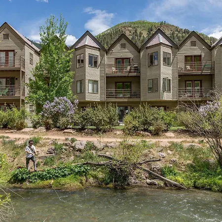 River Location 2 Blocks To Lift 7 & To The Gondola Holiday home *