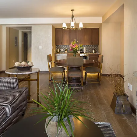 Madeline And Residences, Collection Hotel 4*