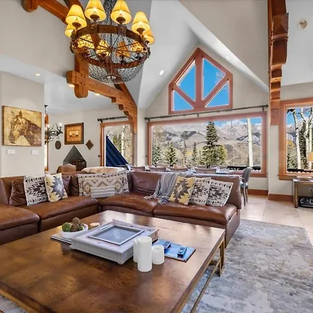 Mountain Village Retreat With Hot Tub Sauna & Views Holiday home
