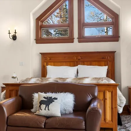Holiday home Mountain Village Retreat With Hot Tub Sauna & Views *