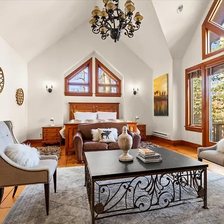 Holiday home Mountain Village Retreat With Hot Tub Sauna & Views