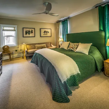 Dunton Town House 5*