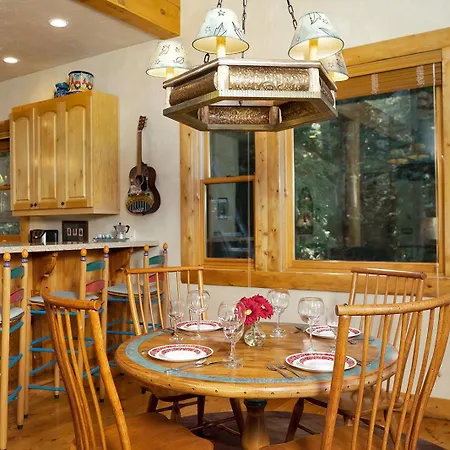 Mountain View 2 Ski-in Private Hot Tub 4br 4.5ba Sleeps 8 Holiday home Telluride