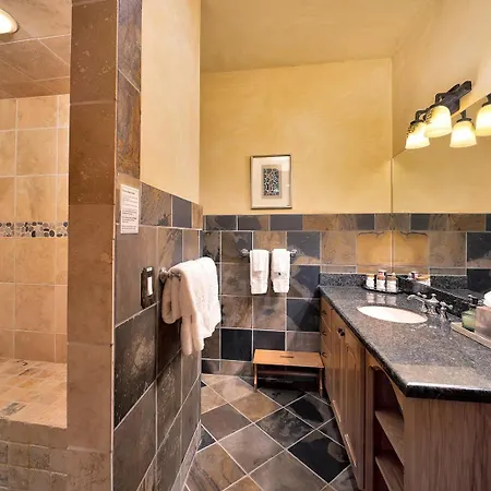 Holiday home Mountain View 2 Ski-in Private Hot Tub 4br 4.5ba Sleeps 8 *