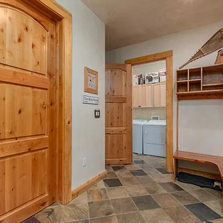 Mountain View 2 Ski-in Private Hot Tub 4br 4.5ba Sleeps 8 Holiday home Telluride