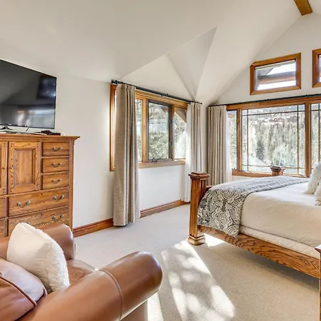 Luxurious Ski-in/ski-out Mountain Escape * Telluride
