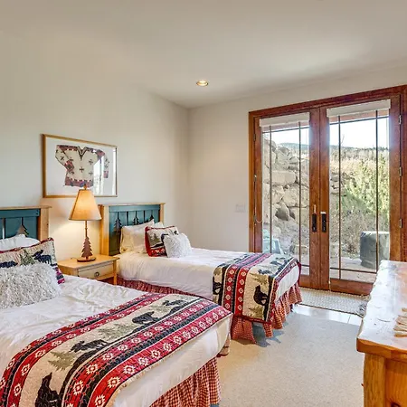 Luxurious Ski-in/ski-out Mountain Escape *