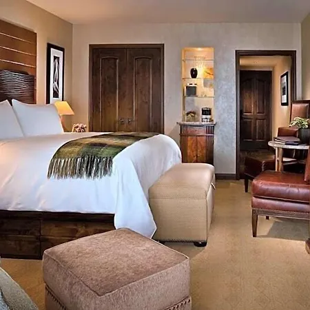 Hotel Madeline And Residences, Collection