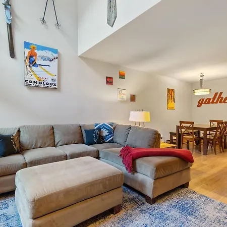 Apartment In Out Lift 7! Deck, Hot Tub, Garage Parking *