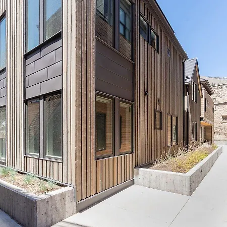Luxury Stay! 2 Min To Gondola - Storage, Sauna, Heated Garage, Gym Apartment Telluride