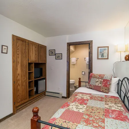 Manitou 4 By Alpine Hotel