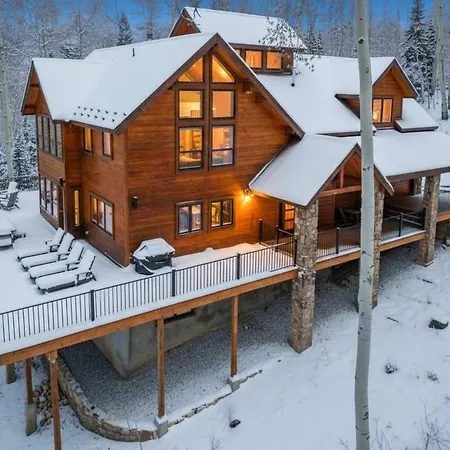 Holiday home Luxury Mountain Retreat With Hot Tub And Views *